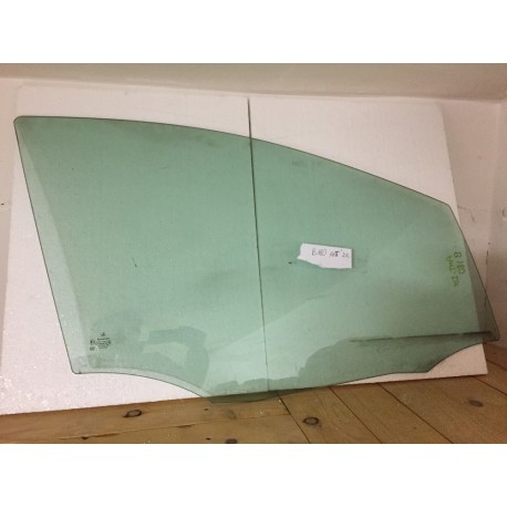 43R 001582 MERCEDES e-CLASSE B180 VERRE DESCENDANT le DROIT d'ORIGINE AVANT PILKINGTON