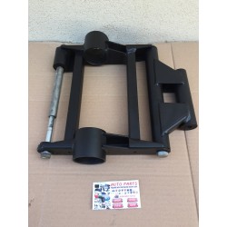 BERCEAU / SUPPORT DE MONTAGE DU MOTEUR APRILIA SCARABEO 125 150 200 ( 1999-2006)