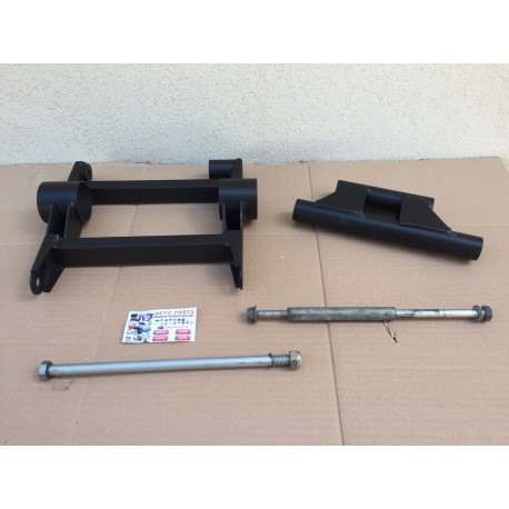 BERCEAU / SUPPORT DE MONTAGE DU MOTEUR APRILIA SCARABEO 125 150 200 ( 1999-2006)