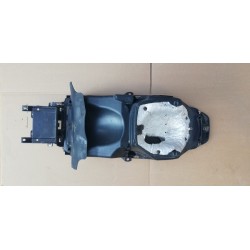 621729 STAUFACH UNTER DEM SATTEL-PORT HELM PIAGGIO BEVERLY TOURER 125 250 300