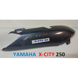 YAMAHA VP X-CITY 250 CARENA, le CÔTÉ DROIT BLEU NEPTUNE 5B2-F1741