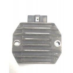6H640D-12 REGOLATORE DI TENSIONE PIAGGIO VESPA LIBERTY BEVERLY HEXAGON